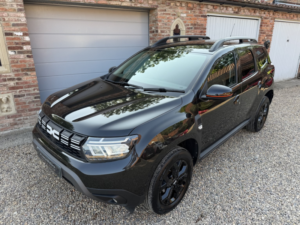 2023 Dacia Duster 1.3 Extreme Se Tce 130 4x2 My23 in Black — image 2