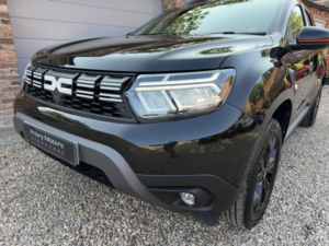 2023 Dacia Duster 1.3 Extreme Se Tce 130 4x2 My23 in Black — image 5