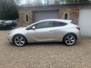 2011 Vauxhall Astra Gtc 2.0 Cdti Sri in Silver — image 4