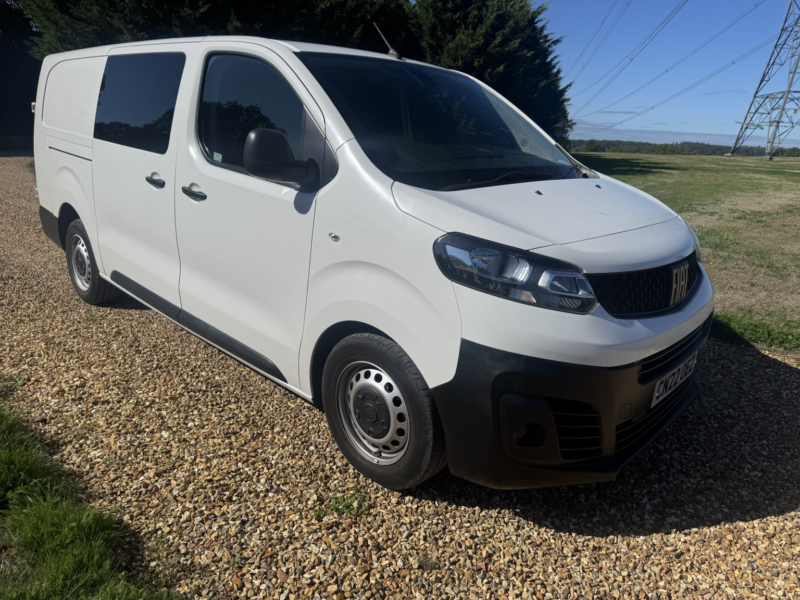 2022 Fiat Scudo 2.0 Multijet Tecnico 6 SEAT Crew Van in White — image 1