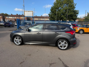 2016 Ford Focus 1.0t Ecoboost Zetec S Euro 6 (s/s) 5dr in Grey — image 4