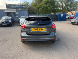 2016 Ford Focus 1.0t Ecoboost Zetec S Euro 6 (s/s) 5dr in Grey — image 5