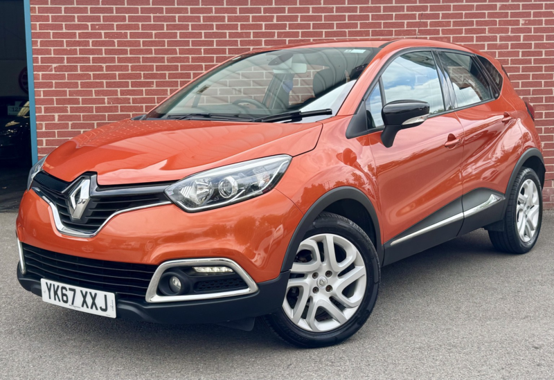 2017 Renault Captur 1.5 Dynamique Nav Dci 90 Auto in Orange — image 1