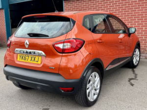 2017 Renault Captur 1.5 Dynamique Nav Dci 90 Auto in Orange — image 5