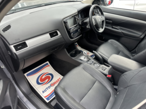 2015 Mitsubishi Outlander 2.0 H 12kwh Gx4hs in Grey — image 3