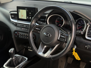 2019 Kia Ceed 1.6 Crdi 3 Euro 6 (s/s) 5dr in White — image 2