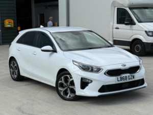 2019 Kia Ceed 1.6 Crdi 3 Euro 6 (s/s) 5dr in White — image 5