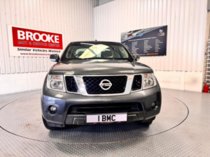 2010 Nissan Navara 2.5 Dci Acenta 4WD Euro 4 4dr in Grey — image 3