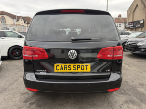 2015 Volkswagen Touran 1.4 Tsi High Line Fresh Import Verified Mile Finance Avb in Black — image 6