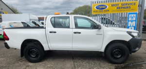 2019 Toyota Hilux 2.4 D-4d Active in White — image 5