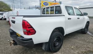2019 Toyota Hilux 2.4 D-4d Active in White — image 6