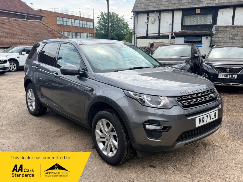 2017 Land Rover Discovery Sport Td4 Se Tech in Grey — image 1