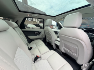 2017 Land Rover Discovery Sport Td4 Se Tech in Grey — image 2