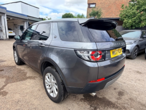 2017 Land Rover Discovery Sport Td4 Se Tech in Grey — image 4