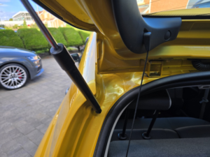 2012 Renault Clio 2.0 Renaultsport in Yellow — image 4