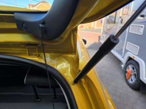 2012 Renault Clio 2.0 Renaultsport in Yellow — image 5