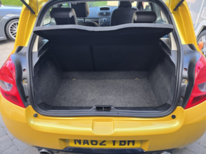 2012 Renault Clio 2.0 Renaultsport in Yellow — image 6