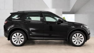 2020 Land Rover Discovery Sport 2.0 D150 Se Euro 6 (s/s) 5dr in Black — image 4