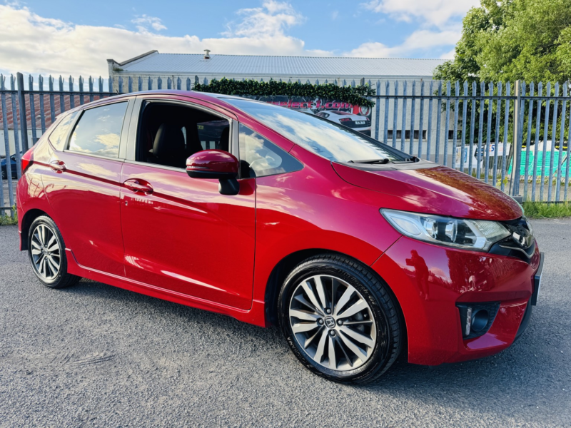 2016 Honda Jazz Sr Executive in Red — image 1