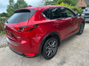 2017 Mazda Cx-5 2.2 Skyactiv-D Sport Nav in Red — image 4