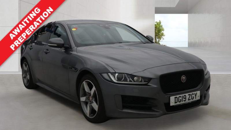 2019 Jaguar Xe 2.0i Gpf R-Sport Saloon 4dr Petrol Auto Euro 6 (s/s) (200 Ps) in Grey — image 1