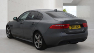 2019 Jaguar Xe 2.0i Gpf R-Sport Saloon 4dr Petrol Auto Euro 6 (s/s) (200 Ps) in Grey — image 3