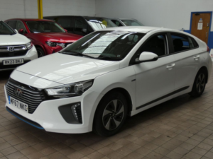 2017 Hyundai Ioniq 1.6 H-Gdi Se Hatchback 5dr Petrol Hybrid Dct Euro 6 (s/s) (141 Ps) in White — image 5