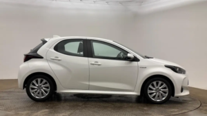 2021 Toyota Yaris 1.5 Vvt-H Icon in White — image 2
