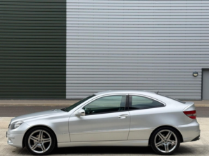 2008 Mercedes-Benz Clc Class 2.1 Clc220 Cdi Sport Coupe Auto Euro 4 3dr in Silver — image 5