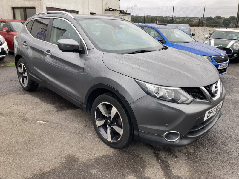 2017 Nissan Qashqai 1.2 Dig-T N-Connecta in Grey — image 1
