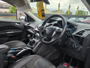 2014 Ford Kuga 2.0 Tdci Titanium SUV 5dr Diesel Manual AWD Euro 5 (163 Ps) in White — image 5