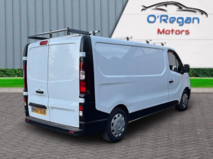 2017 Renault Trafic 1.6 Dci Energy 29 Business Lwb Standard Roof Euro 6 (s/s) 5dr in White — image 3