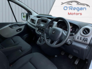 2017 Renault Trafic 1.6 Dci Energy 29 Business Lwb Standard Roof Euro 6 (s/s) 5dr in White — image 6