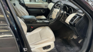 2017 Land Rover Discovery 3.0 Td V6 First Edition Auto 4WD Euro 6 (s/s) 5dr in Black — image 2