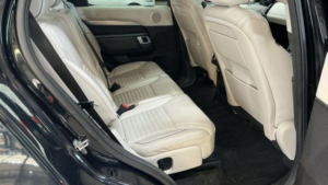 2017 Land Rover Discovery 3.0 Td V6 First Edition Auto 4WD Euro 6 (s/s) 5dr in Black — image 3