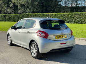 2014 Peugeot 208 1.4 E-Hdi Active Egc Euro 5 (s/s) 5dr in Silver — image 5