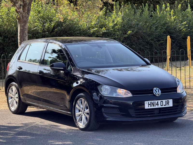2014 Volkswagen Golf 1.4 Tsi Bluemotion Tech Se in Black — image 1