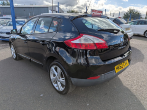 2012 Renault Megane 1.6 16v Dynamique Tomtom in Black — image 3