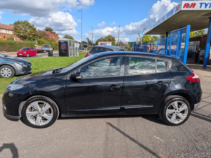 2012 Renault Megane 1.6 16v Dynamique Tomtom in Black — image 5