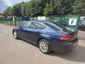 2015 Volkswagen Passat 2.0 Tdi Bluemotion Tech Se Business Saloon 4dr Diesel DSG Euro 6 (s/s) (150 Ps) in Blue — image 4