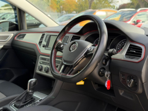 2017 Volkswagen Golf Sv 2.0 Tdi Bluemotion Tech Se DSG Euro 6 (s/s) 5dr in Black — image 2