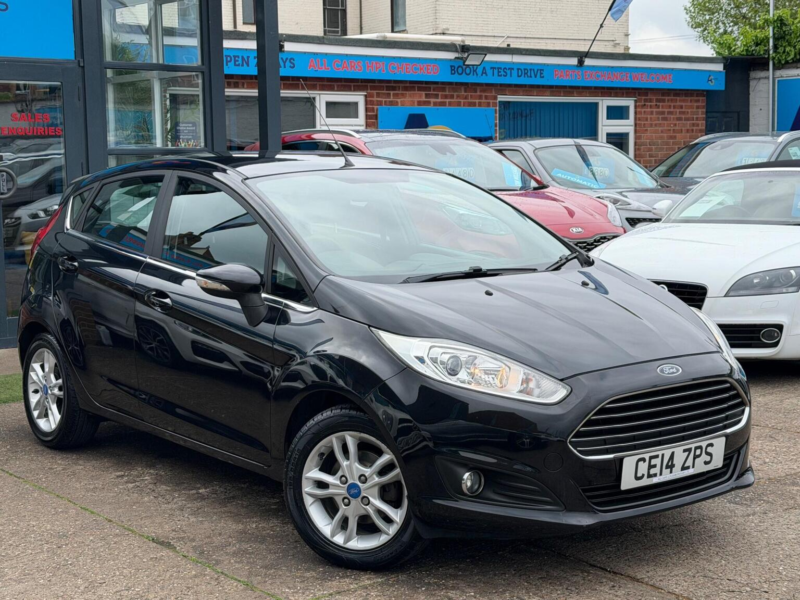 2014 Ford Fiesta 1.25 Zetec Euro 5 5dr in Black — image 1