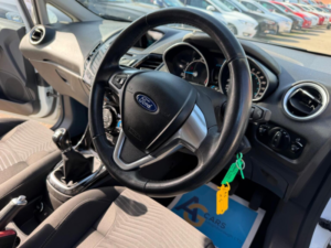 2015 Ford Fiesta 1.25 Zetec Euro 6 5dr in White — image 3