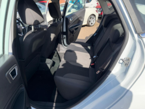 2015 Ford Fiesta 1.25 Zetec Euro 6 5dr in White — image 5