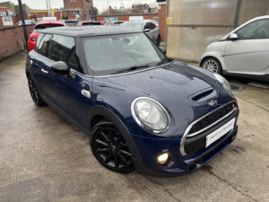 2015 MINI Hatch 2.0 Cooper S 3-Door Hatch In Lapis Luxury Blue in Blue — image 2