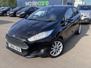 2016 Ford Fiesta 1.0 T Ecoboost Titanium in Black — image 3