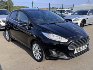 2016 Ford Fiesta 1.0 T Ecoboost Titanium in Black — image 4