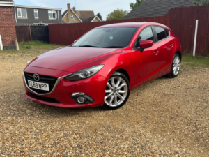 2014 Mazda Mazda3 2.0 Skyactiv-G Sport Nav Hatchback 5dr Petrol Manual Euro 5 (s/s) (120 Ps) in Red — image 2