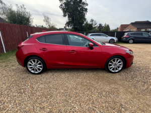 2014 Mazda Mazda3 2.0 Skyactiv-G Sport Nav Hatchback 5dr Petrol Manual Euro 5 (s/s) (120 Ps) in Red — image 5