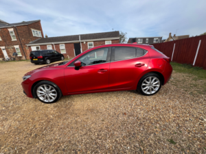 2014 Mazda Mazda3 2.0 Skyactiv-G Sport Nav Hatchback 5dr Petrol Manual Euro 5 (s/s) (120 Ps) in Red — image 6